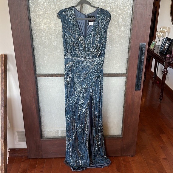 Mac Duggal beaded Cap sleeve gown size 12. NEW $598 sold out - Picture 5 of 17